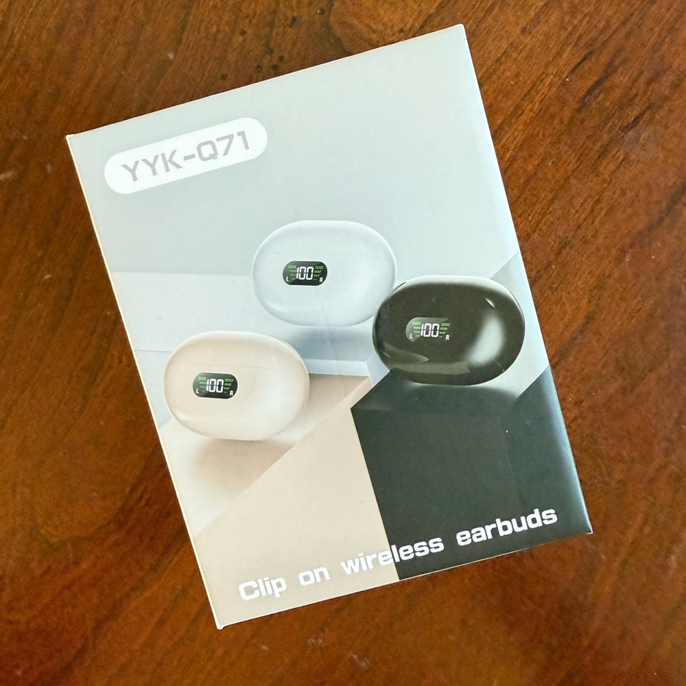 YYK-Q71 Clip On Wireless Earbuds - Black and White